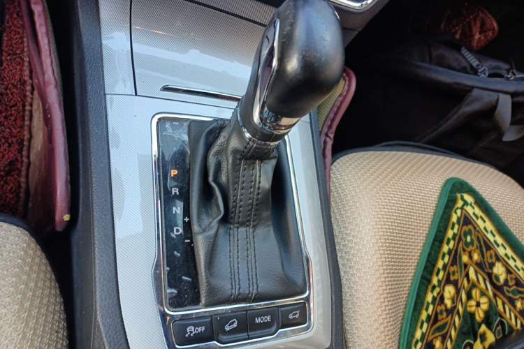 Used Roewe RX5 New Energy 2017 eRX5 50T Hybrid Connected Prestige Flagship Edition Gear Lever