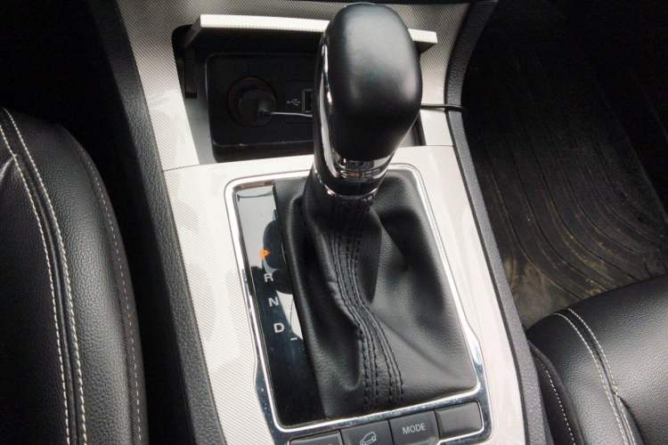 Used Roewe RX5 New Energy 2017 eRX5 50T Hybrid Connected Prestige Flagship Edition Gear Lever