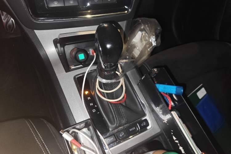 Used Roewe RX5 New Energy 2017 eRX5 50T Hybrid Connected Prestige Flagship Edition Gear Lever