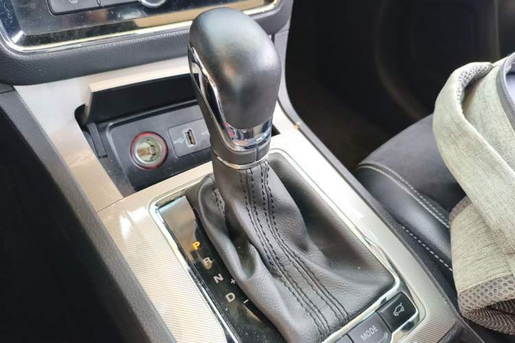 Used Roewe RX5 New Energy 2017 eRX5 50T Hybrid Connected Prestige Flagship Edition Gear Lever