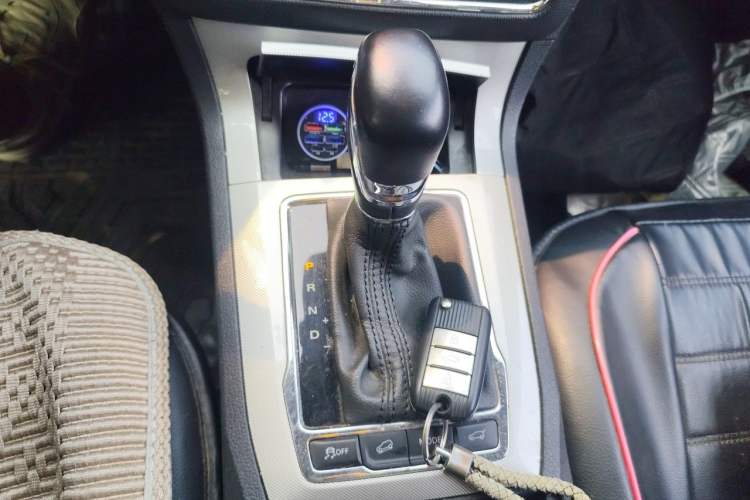 Used Roewe RX5 New Energy 2017 eRX5 50T Hybrid Connected Prestige Flagship Edition Gear Lever