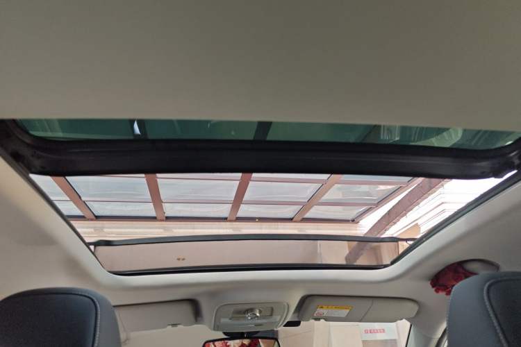 Used Roewe RX5 New Energy 2017 eRX5 50T Hybrid Connected Prestige Flagship Edition Headliner