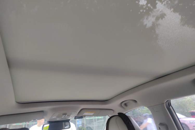 Used Roewe RX5 New Energy 2017 eRX5 50T Hybrid Connected Prestige Flagship Edition Headliner