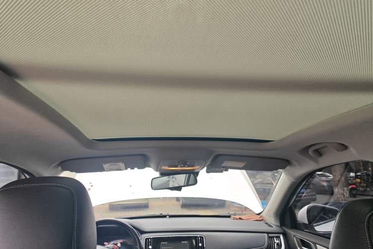 Used Roewe RX5 New Energy 2017 eRX5 50T Hybrid Connected Prestige Flagship Edition Headliner