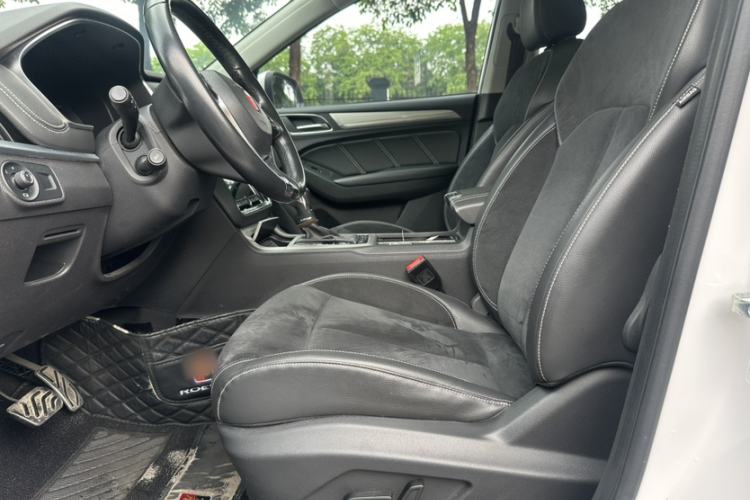 Used Roewe RX5 New Energy 2017 eRX5 50T Hybrid Connected Prestige Flagship Edition Interior 3