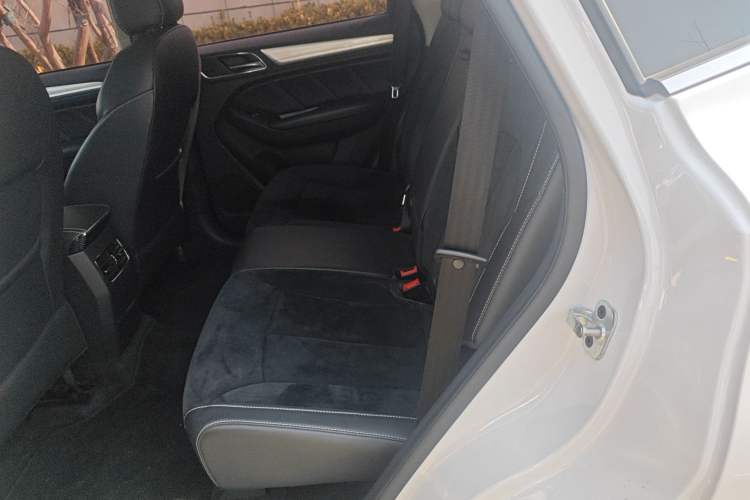 Used Roewe RX5 New Energy 2017 ERX5 EV400 Electric Internet Supreme Edition Interior 4