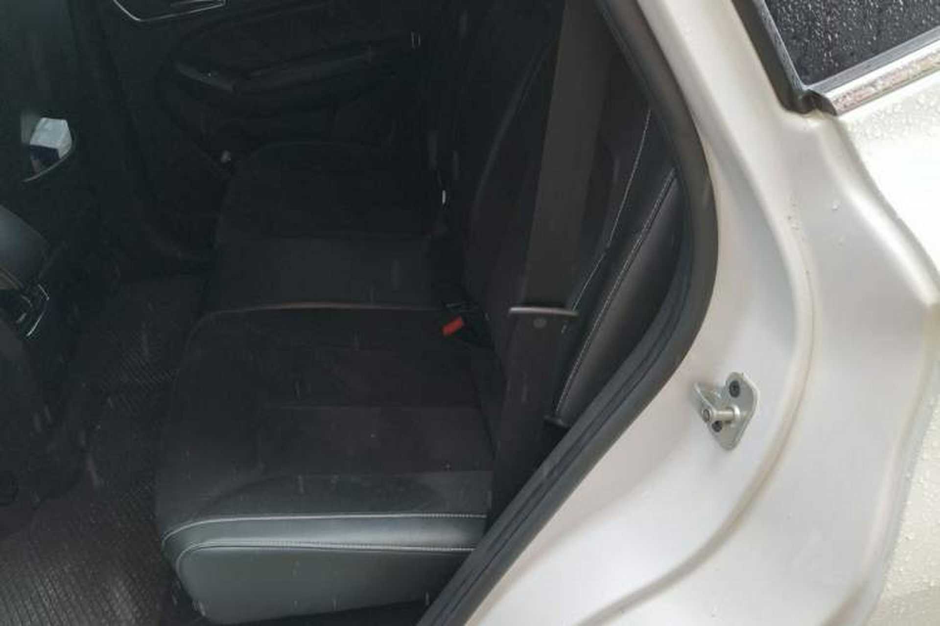 Used Roewe RX5 New Energy 2017 eRX5 50T Hybrid Connected Prestige Flagship Edition Left Rear Seat