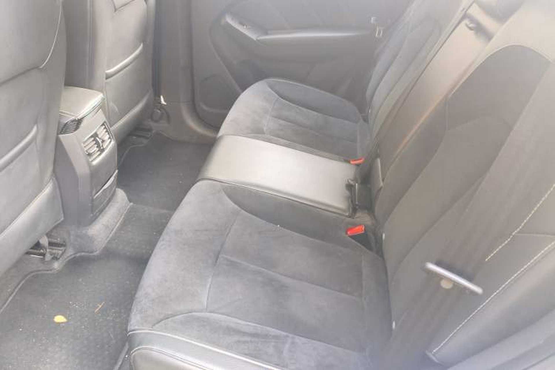 Used Roewe RX5 New Energy 2017 eRX5 50T Hybrid Connected Prestige Flagship Edition Left Rear Seat