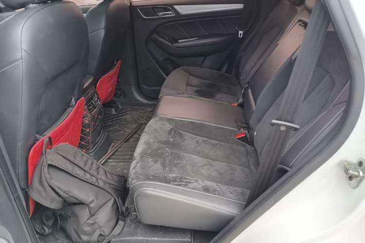 Used Roewe RX5 New Energy 2017 eRX5 50T Hybrid Connected Prestige Flagship Edition Left Rear Seat