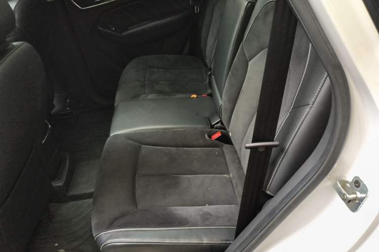 Used Roewe RX5 New Energy 2017 eRX5 50T Hybrid Connected Prestige Flagship Edition Left Rear Seat
