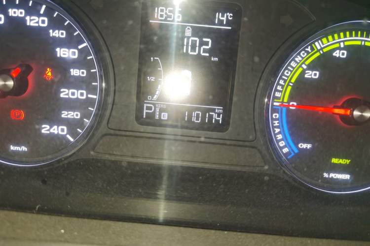 Used Roewe RX5 New Energy 2017 ERX5 EV400 Electric Internet Luxury Edition Odometer Close Up