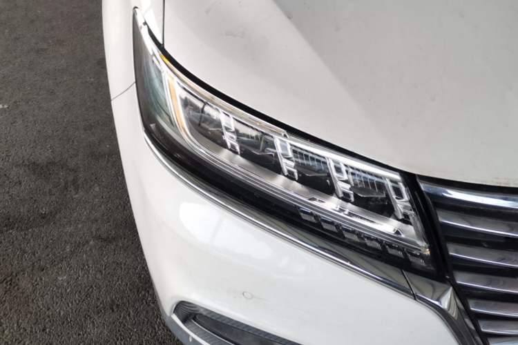 Used Roewe RX5 New Energy 2017 eRX5 50T Hybrid Connected Prestige Flagship Edition Right Front Headlight