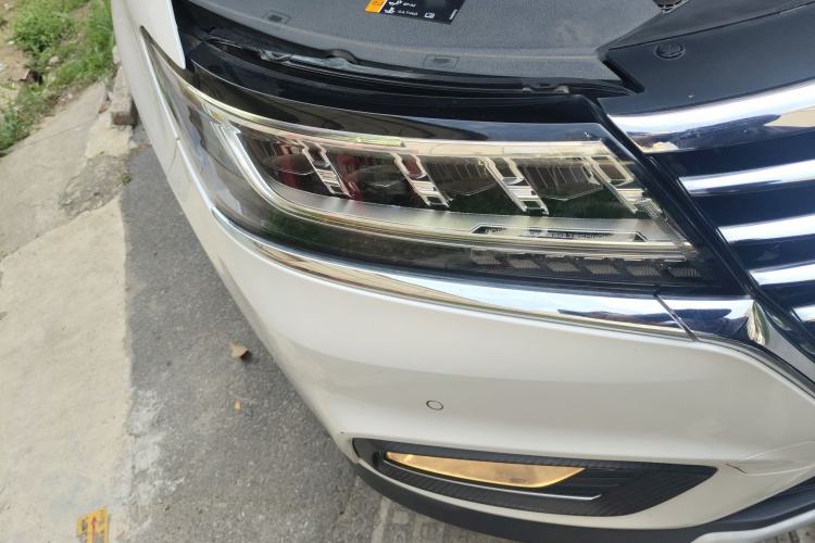 Used Roewe RX5 New Energy 2017 ERX5 EV400 Electric Internet Supreme Edition Right Front Headlight