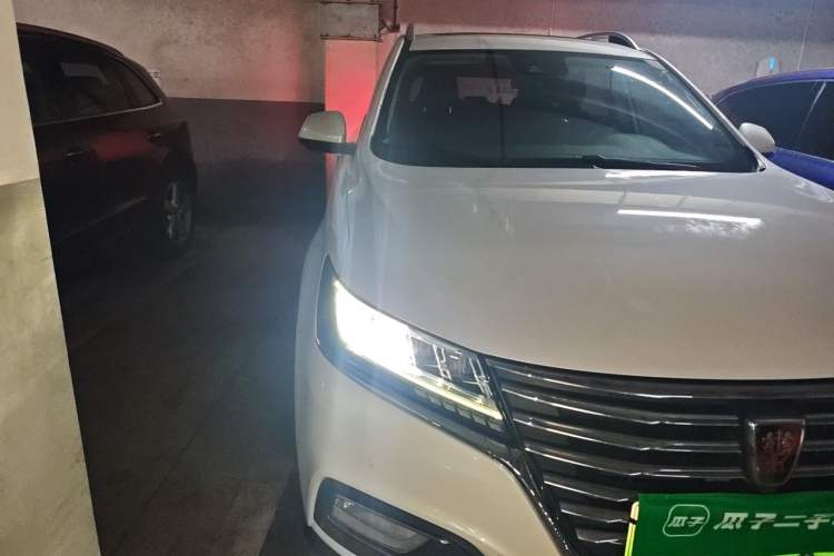 Used Roewe RX5 New Energy 2017 eRX5 50T Hybrid Connected Prestige Flagship Edition Right Front Headlight