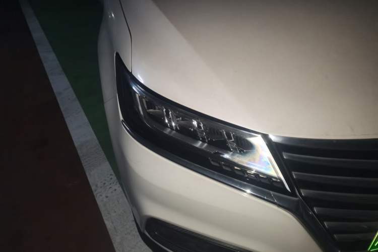 Used Roewe RX5 New Energy 2017 ERX5 EV400 Electric Internet Flagship Edition Right Front Headlight