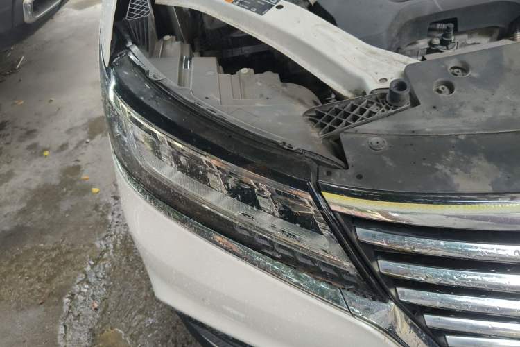Used Roewe RX5 New Energy 2017 eRX5 50T Hybrid Connected Prestige Flagship Edition Right Front Headlight