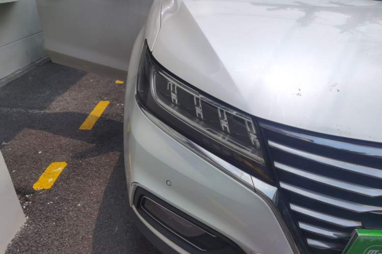 Used Roewe RX5 New Energy 2017 eRX5 50T Hybrid Connected Prestige Flagship Edition Right Front Headlight