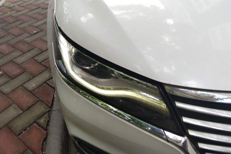 Used Roewe RX5 New Energy 2017 ERX5 EV400 Electric Internet Luxury Edition Right Front Headlight