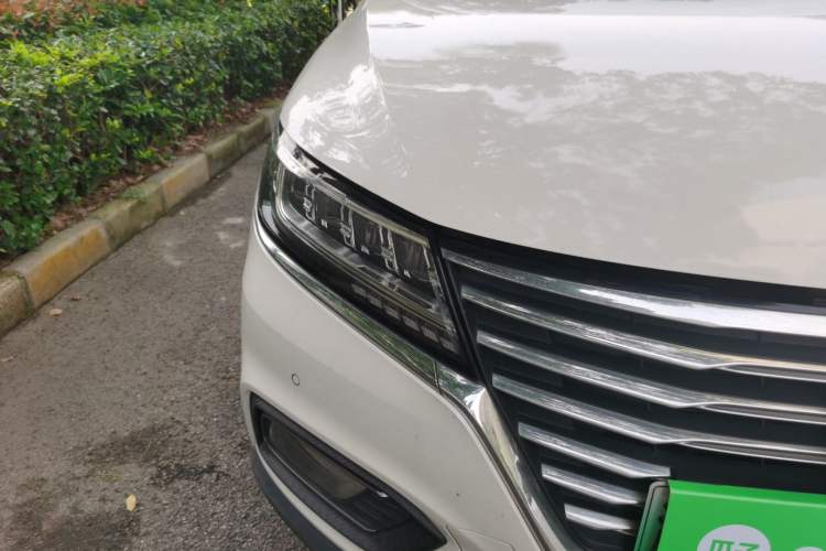 Used Roewe RX5 New Energy 2017 eRX5 50T Hybrid Connected Prestige Flagship Edition Right Front Headlight