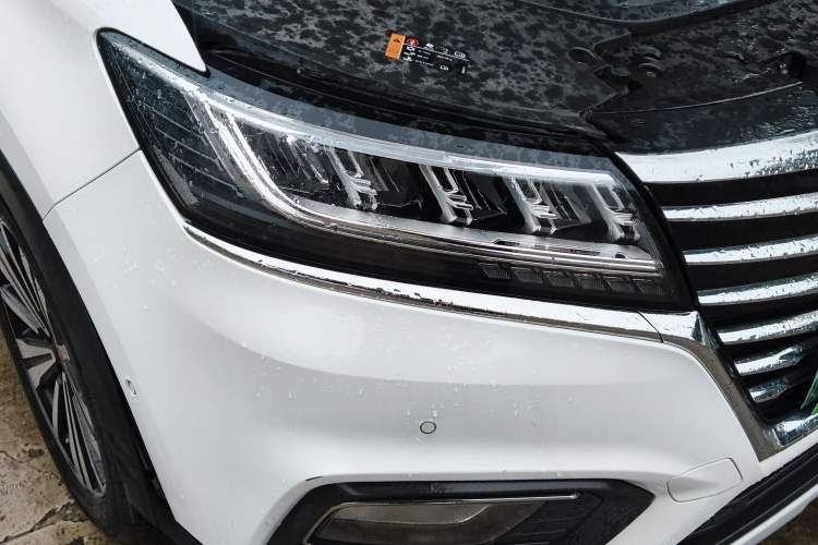 Used Roewe RX5 New Energy 2017 ERX5 EV400 Electric Internet Supreme Edition Right Front Headlight