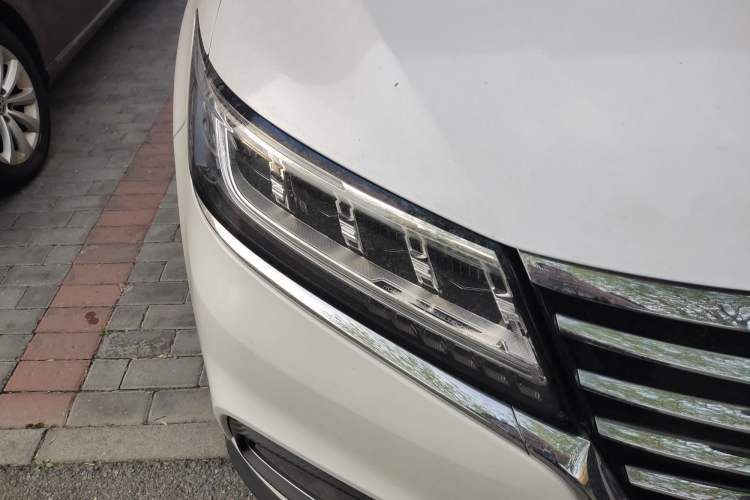 Used Roewe RX5 New Energy 2017 ERX5 EV400 Electric Internet Flagship Edition Right Front Headlight