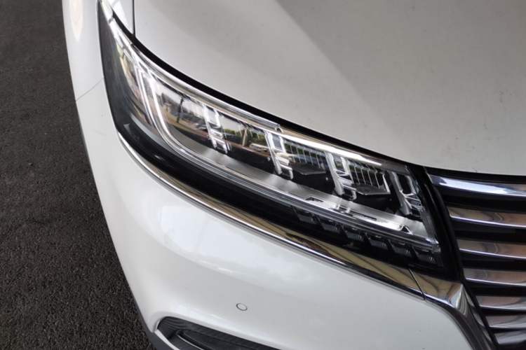 Used Roewe RX5 New Energy 2017 eRX5 50T Hybrid Connected Prestige Flagship Edition Right Front Headlight