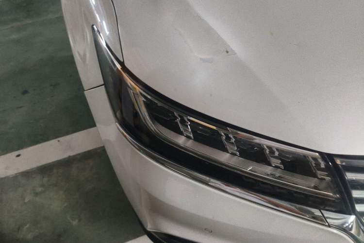 Used Roewe RX5 New Energy 2017 eRX5 50T Hybrid Connected Prestige Flagship Edition Right Front Headlight