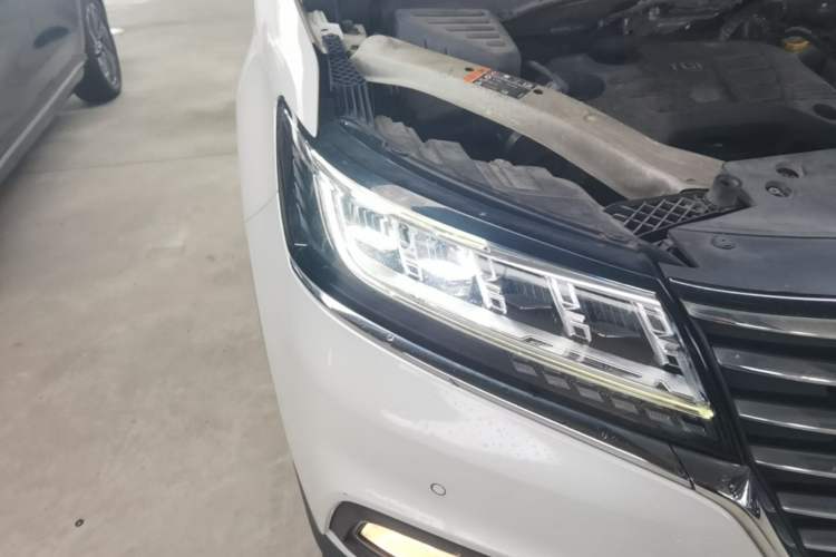 Used Roewe RX5 New Energy 2017 eRX5 50T Hybrid Connected Prestige Flagship Edition Right Front Headlight