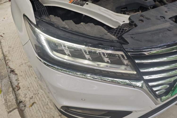 Used Roewe RX5 New Energy 2017 eRX5 50T Hybrid Connected Prestige Flagship Edition Right Front Headlight