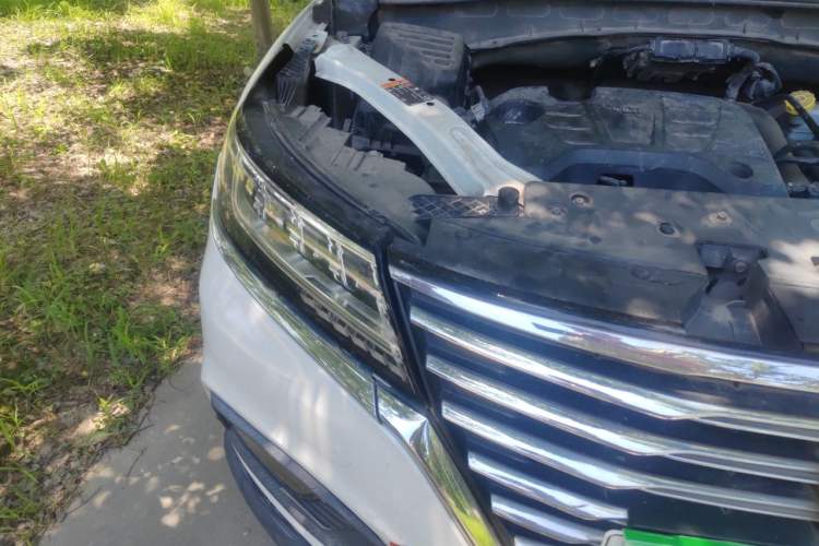Used Roewe RX5 New Energy 2017 eRX5 50T Hybrid Connected Prestige Flagship Edition Right Front Headlight