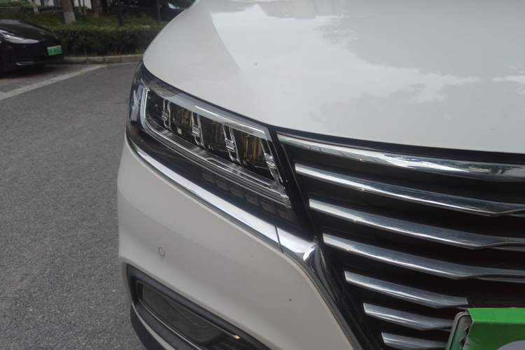 Used Roewe RX5 New Energy 2017 eRX5 50T Hybrid Connected Prestige Flagship Edition Right Front Headlight