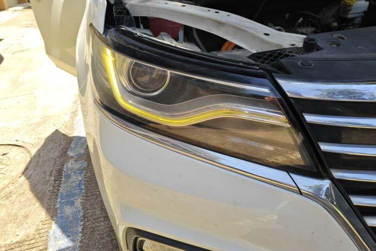 Used Roewe RX5 New Energy 2017 ERX5 EV400 Electric Internet Luxury Edition Right Front Headlight