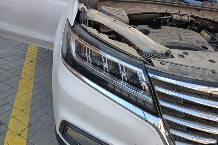 Used Roewe RX5 New Energy 2017 eRX5 50T Hybrid Connected Prestige Flagship Edition Right Front Headlight