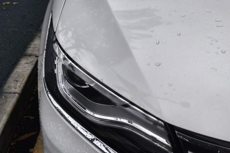 Used Roewe RX5 New Energy 2017 eRX5 50T Hybrid Connected Prestige Flagship Edition Right Front Headlight