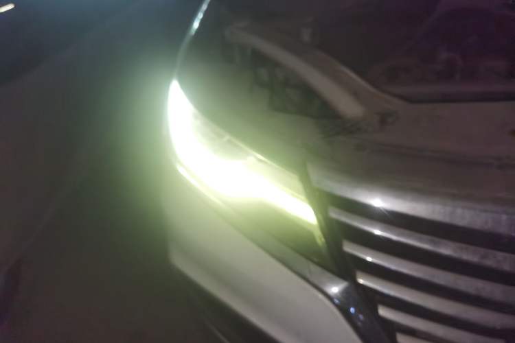 Used Roewe RX5 New Energy 2017 ERX5 EV400 Electric Internet Luxury Edition Right Front Headlight