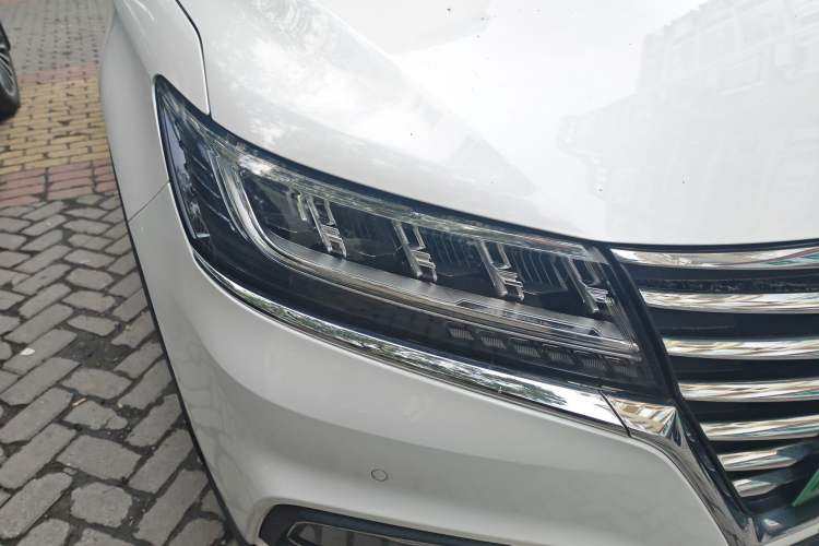 Used Roewe RX5 New Energy 2017 eRX5 50T Hybrid Connected Prestige Flagship Edition Right Front Headlight