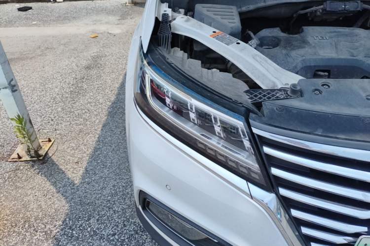 Used Roewe RX5 New Energy 2017 eRX5 50T Hybrid Connected Prestige Flagship Edition Right Front Headlight