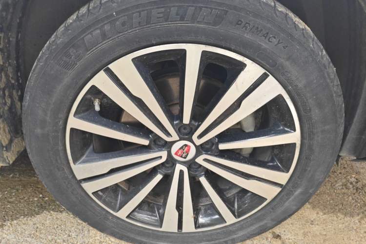 Used Roewe RX5 New Energy 2017 eRX5 50T Hybrid Connected Prestige Flagship Edition Right Front Wheel Hub