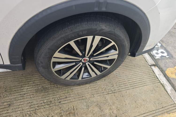 Used Roewe RX5 New Energy 2017 eRX5 50T Hybrid Connected Prestige Flagship Edition Right Front Wheel Hub