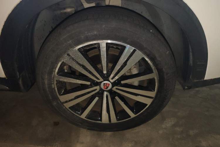 Used Roewe RX5 New Energy 2017 eRX5 50T Hybrid Connected Prestige Flagship Edition Right Front Wheel Hub