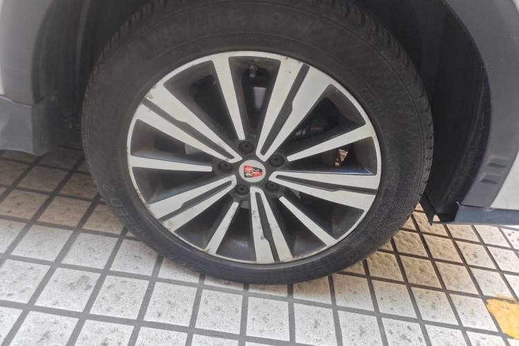 Used Roewe RX5 New Energy 2017 eRX5 50T Hybrid Connected Prestige Flagship Edition Right Front Wheel Hub