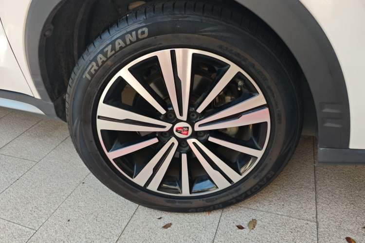 Used Roewe RX5 New Energy 2017 eRX5 50T Hybrid Connected Prestige Flagship Edition Right Front Wheel Hub