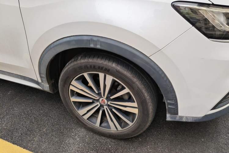 Used Roewe RX5 New Energy 2017 eRX5 50T Hybrid Connected Prestige Flagship Edition Right Front Wheel Hub