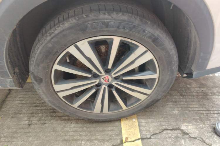Used Roewe RX5 New Energy 2017 eRX5 50T Hybrid Connected Prestige Flagship Edition Right Front Wheel Hub
