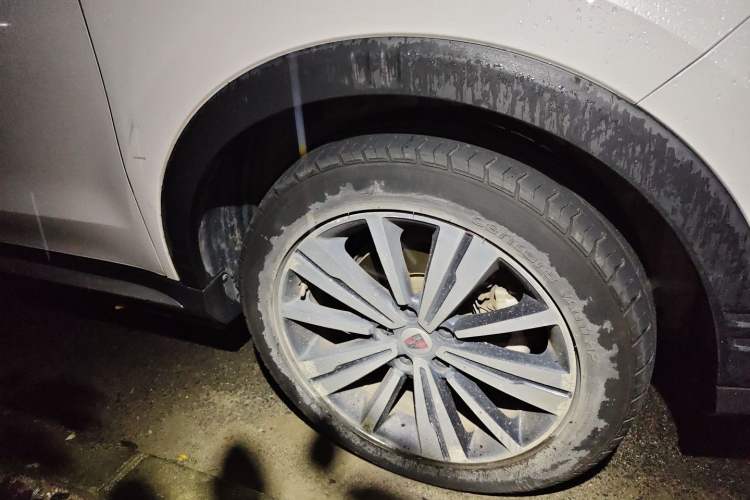 Used Roewe RX5 New Energy 2017 eRX5 50T Hybrid Connected Prestige Flagship Edition Right Front Wheel Hub