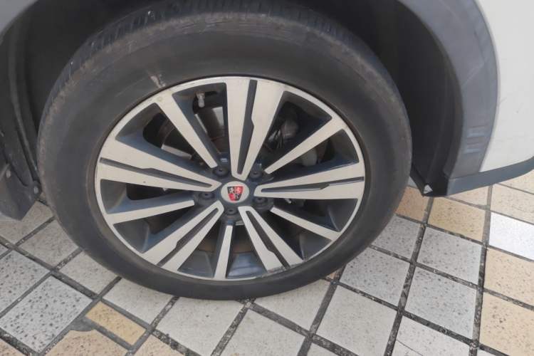 Used Roewe RX5 New Energy 2017 eRX5 50T Hybrid Connected Prestige Flagship Edition Right Front Wheel Hub