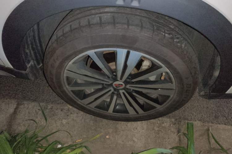 Used Roewe RX5 New Energy 2017 eRX5 50T Hybrid Connected Prestige Flagship Edition Right Front Wheel Hub