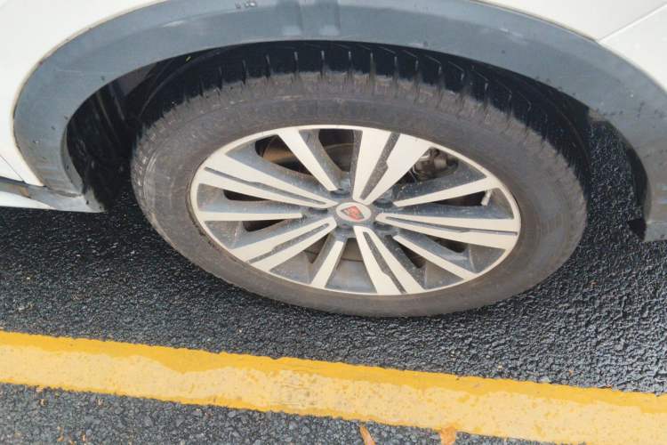 Used Roewe RX5 New Energy 2017 eRX5 50T Hybrid Connected Prestige Flagship Edition Right Front Wheel Hub