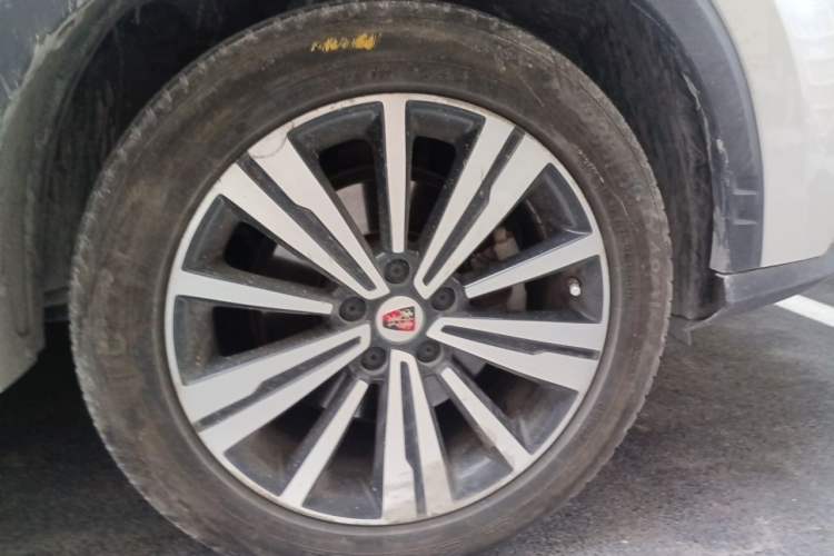 Used Roewe RX5 New Energy 2017 eRX5 50T Hybrid Connected Prestige Flagship Edition Right Front Wheel Hub
