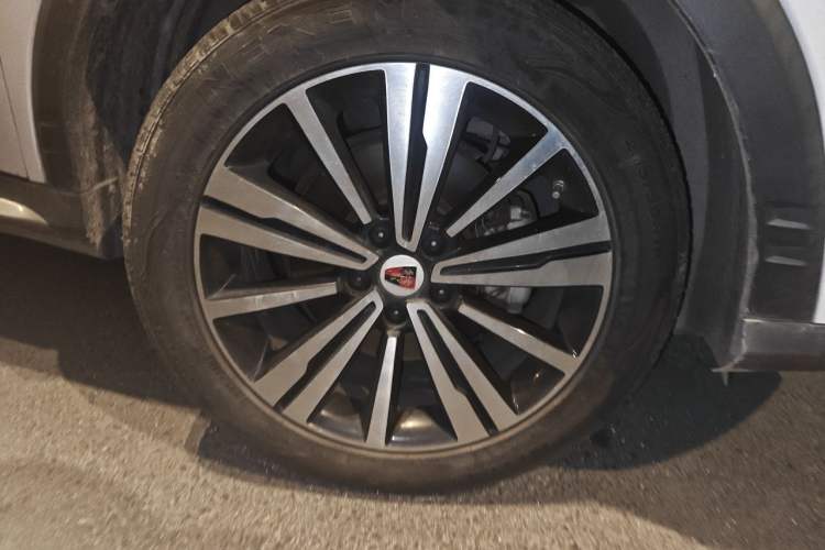 Used Roewe RX5 New Energy 2017 eRX5 50T Hybrid Connected Prestige Flagship Edition Right Front Wheel Hub